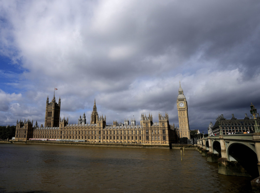 Tajms: Velika Britanija se više ne može smatrati hrišćanskom državom