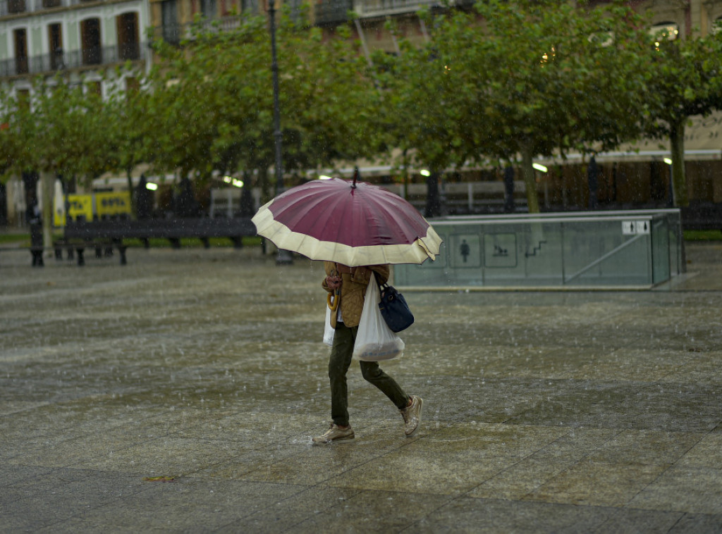 Obilne kiše pogodile Španiju, žitelji Madrida pozvani da ostanu u svojim domovima