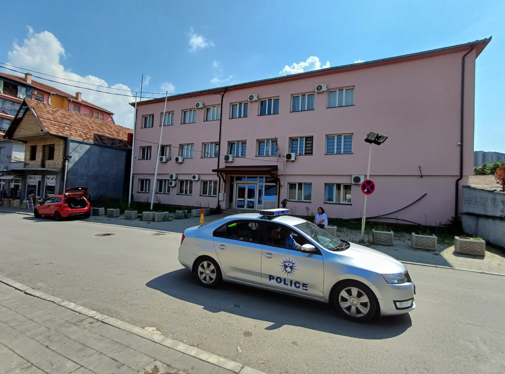 Tzv. gradonačelnik Kosovske Mitrovice odložio rok za iseljenje srpskih službenika iz zgrade opštine