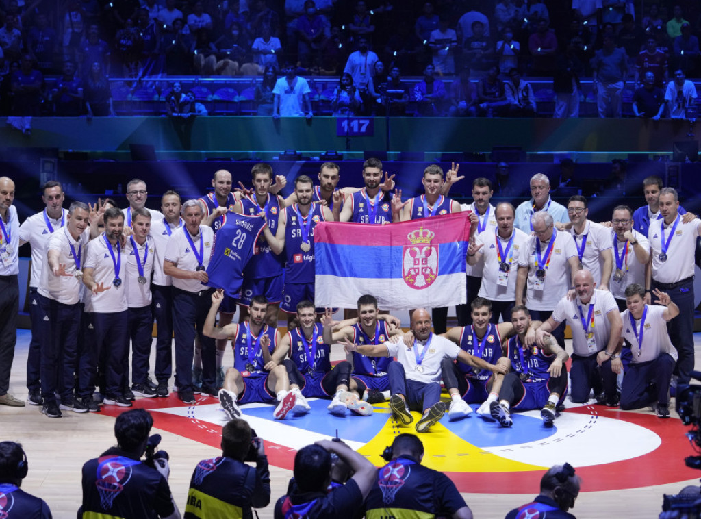 Vlada Srbije: Članovi košarkaške reprezentacije biće nagrađeni sa po 25.000 evra