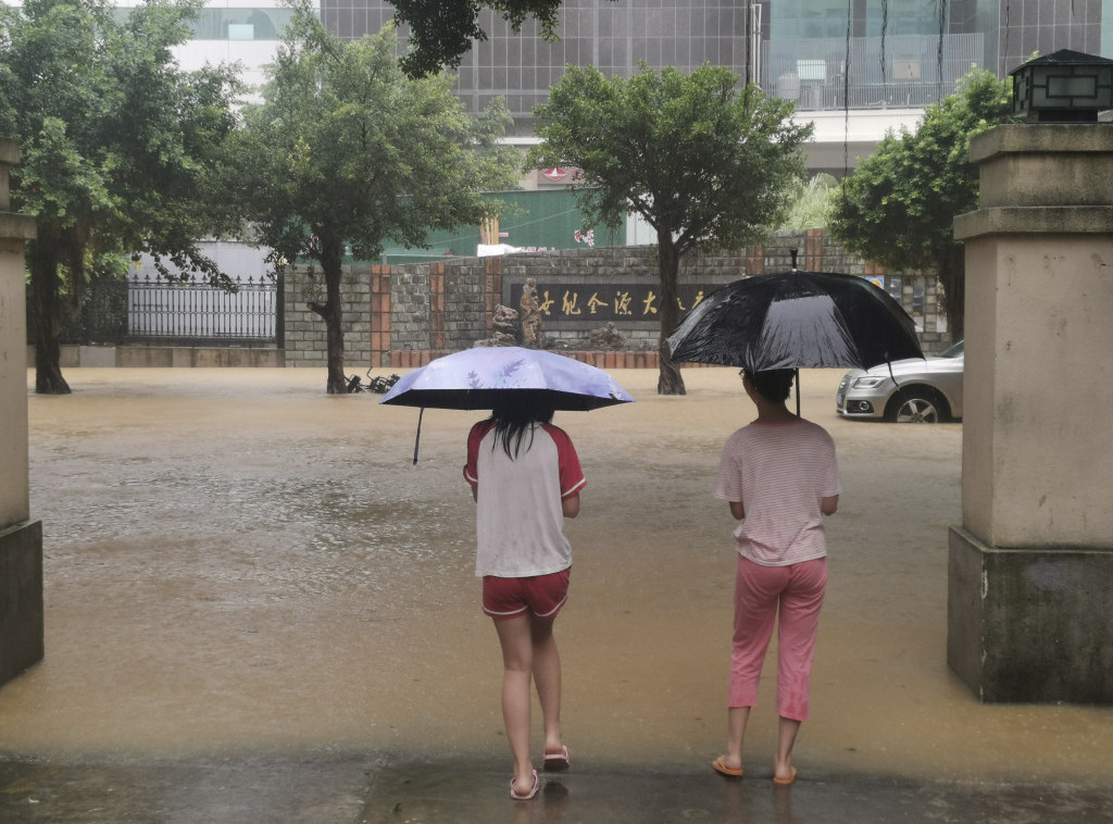 Kina: Jug zemlje poplavljen već sedmi dan nakon obilnih padavina