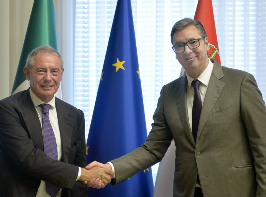 Predsednik Vučić: Odličan sastanak sa italijanskim ministrom Adolfom Ursom
