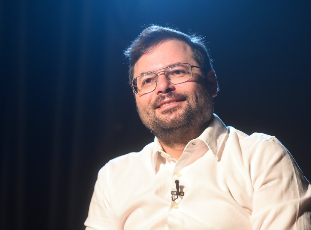 Luka Popadić: Dokumentarac" Moja švajcarska vojska" postavlja neka bitna pitanja