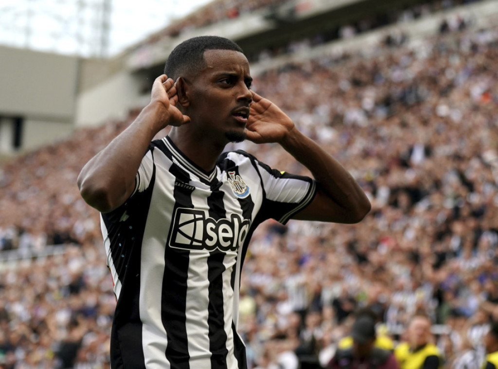 Barselona zainteresovana za napadača Njukasla Aleksandra Isaka