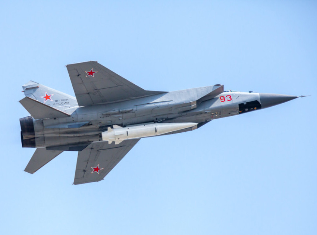 Ruski avion MiG-31 sa raketom "kinžal" preleteo iznad Barencovog mora tokom vežbi