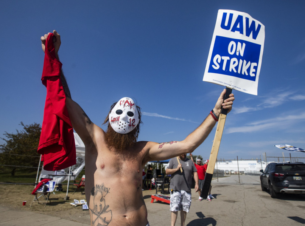 SAD: Širi se štrajk u auto-industriji, radnici na ulicama u 20 saveznih država