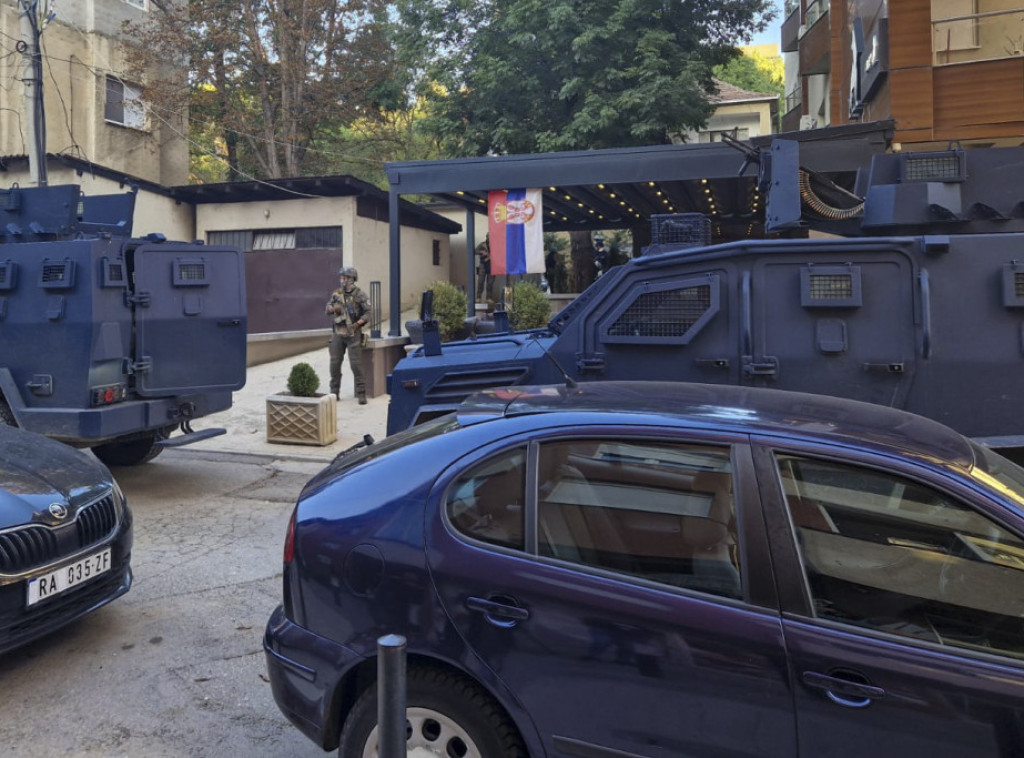 Specijalne jedinice ROSU upale i na lokacije u Zubinom Potoku i Zvečanu