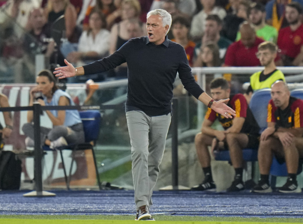 Portugalski trener Žoze Murinjo napušta Romu na kraju sezone