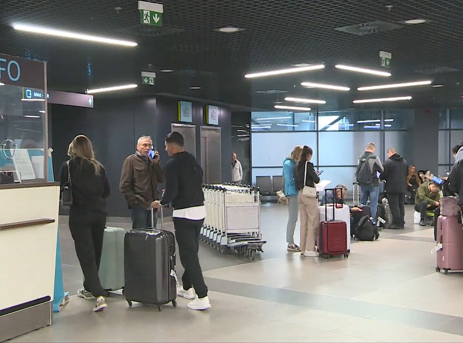 Na aerodromu Nikola Tesla zaplenjeno preko 26 kilograma marihuane u koferima putnice