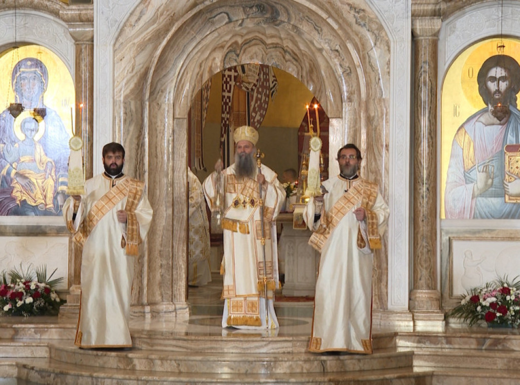 Patrijarh Porfirije služio je liturgiju u hramu Hristovog Vaskrsenja u Podgorici