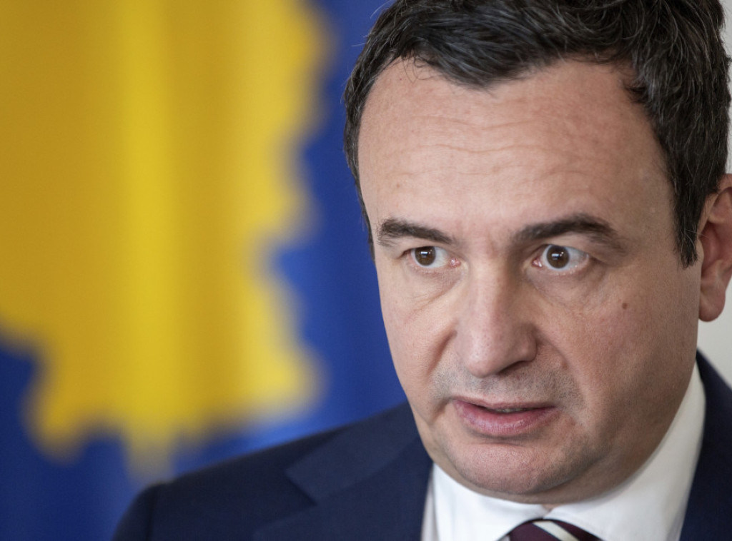 Kurti u Valoni prisustvovao obeležavanju Dana zastave, na distanci sa Ramom