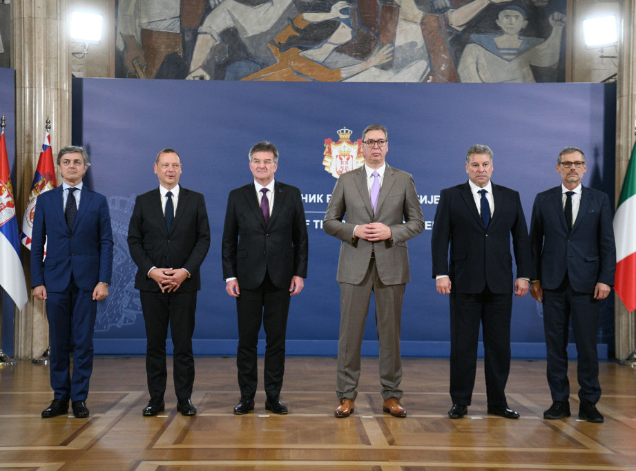 Vucic: Meeting with five envoys was difficult