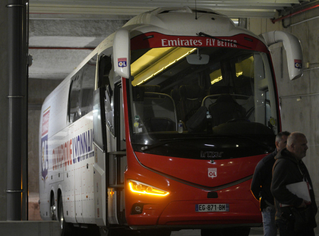 Francuska policija uhapsila devet osoba zbog napada na autobus sa fudbalerima Liona