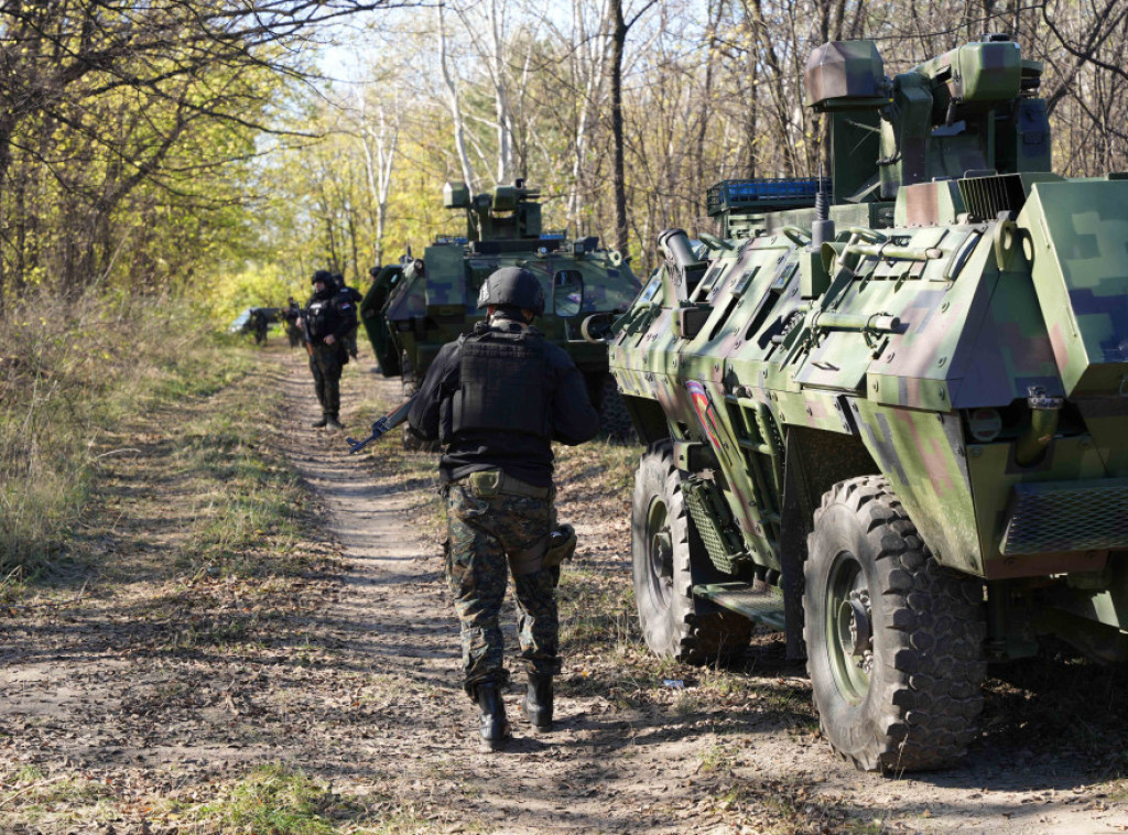 Serbian police find 738 more irregular migrants