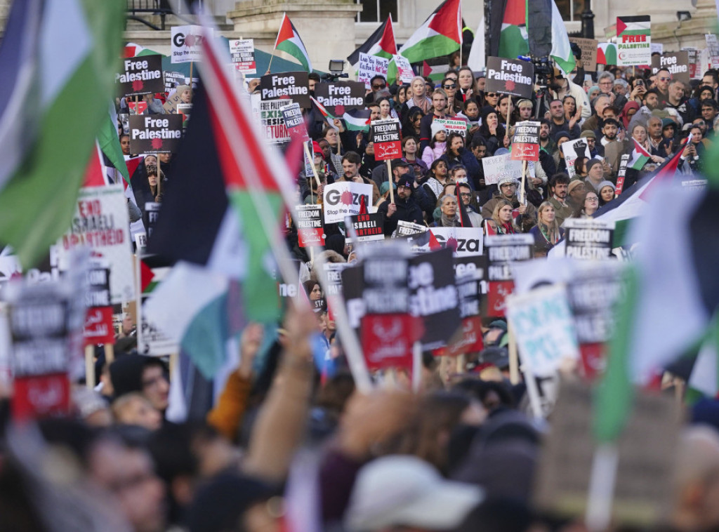 Na hiljade ljudi demonstriralo širom Britanije pozivajući na prekid izraelskih napada na Gazu
