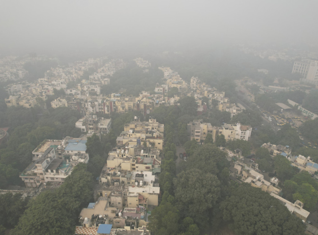 Nju Delhi: Ograničena upotreba vozila na nedelju dana da se smanji zagađenje