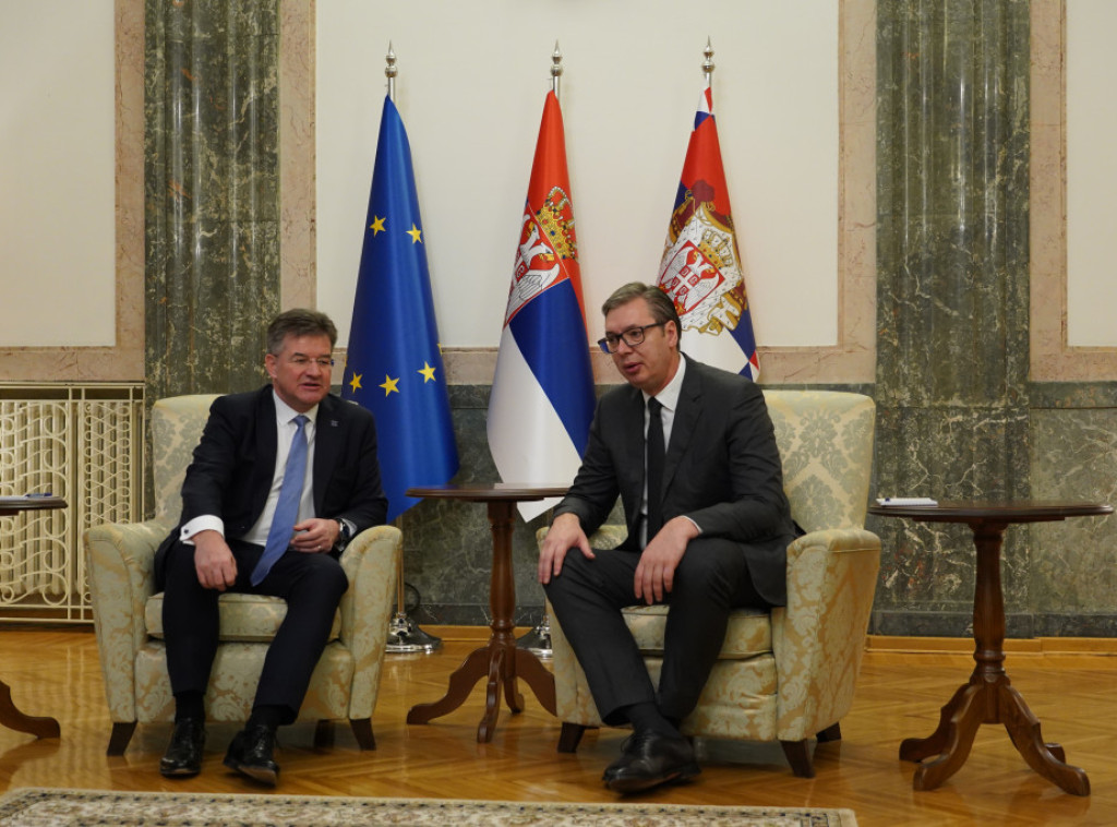 Vucic meets with Lajcak in Belgrade