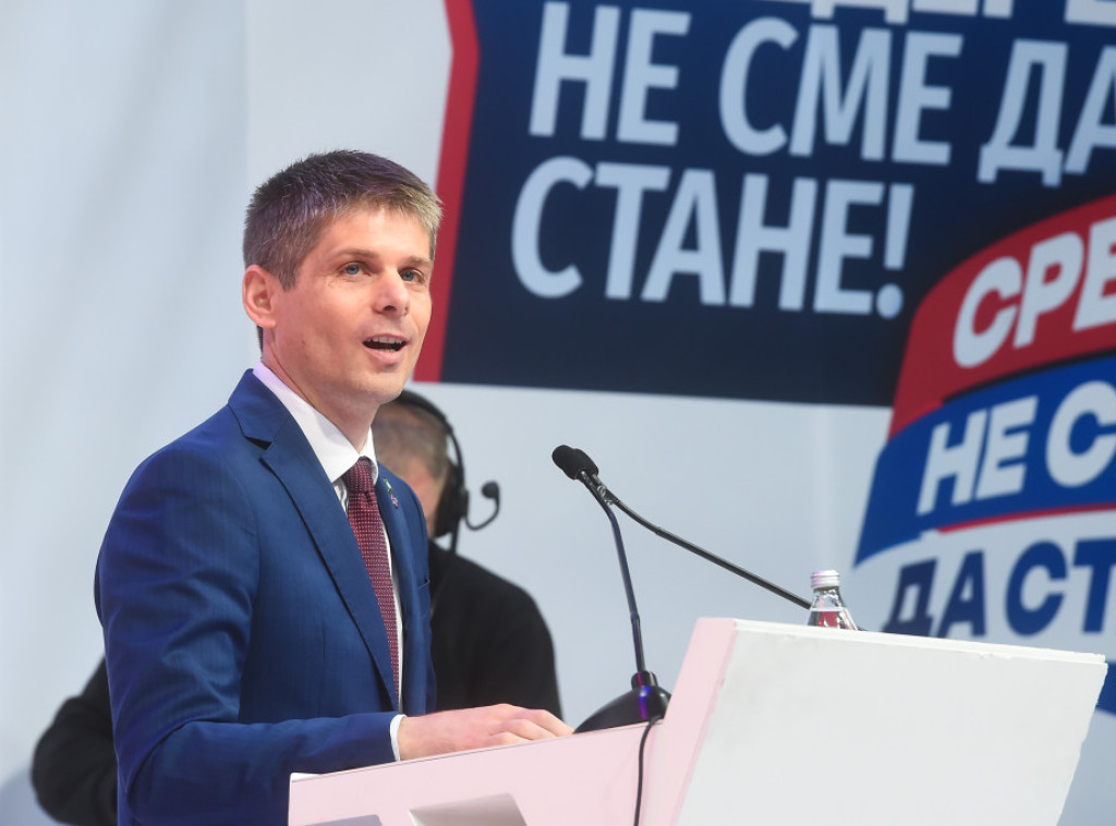 Brnabić i Gujon u Kragujevcu: Srbija ne sme da stane