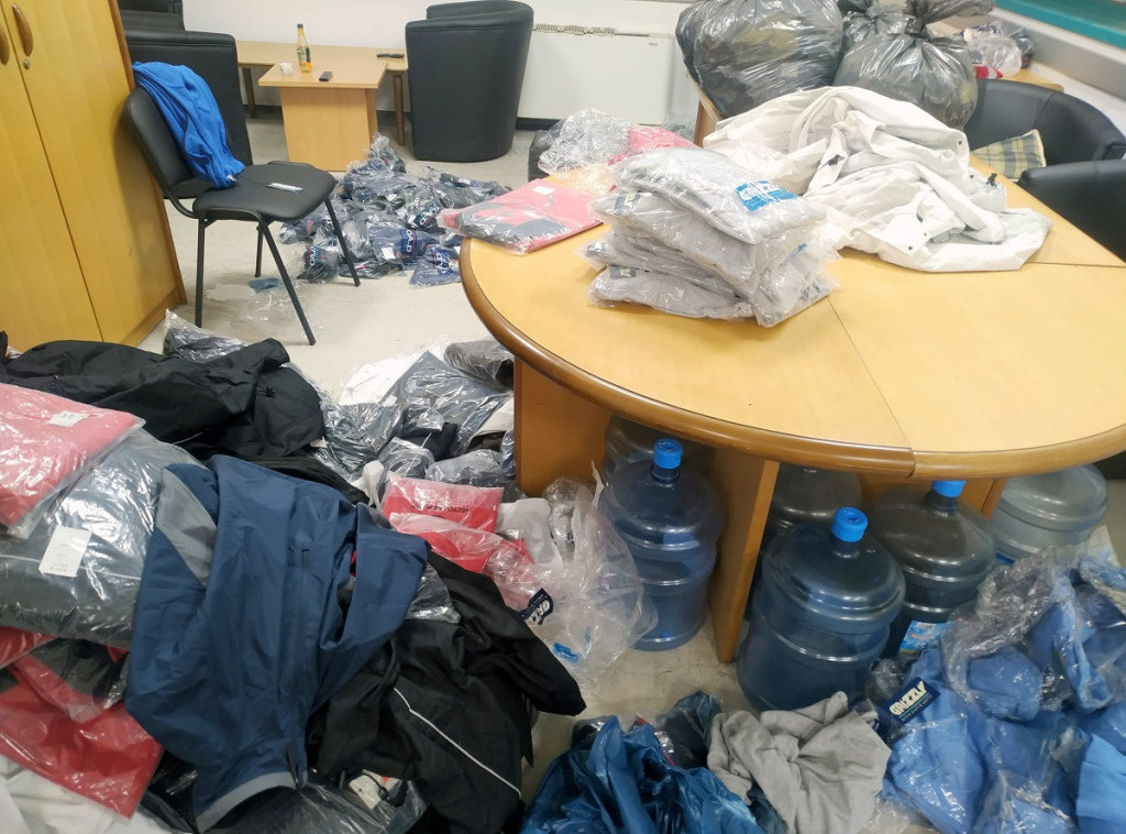 Na Horgošu sprečeno krijumčarenje tovara garderobe vrednog više od 50.000 evra