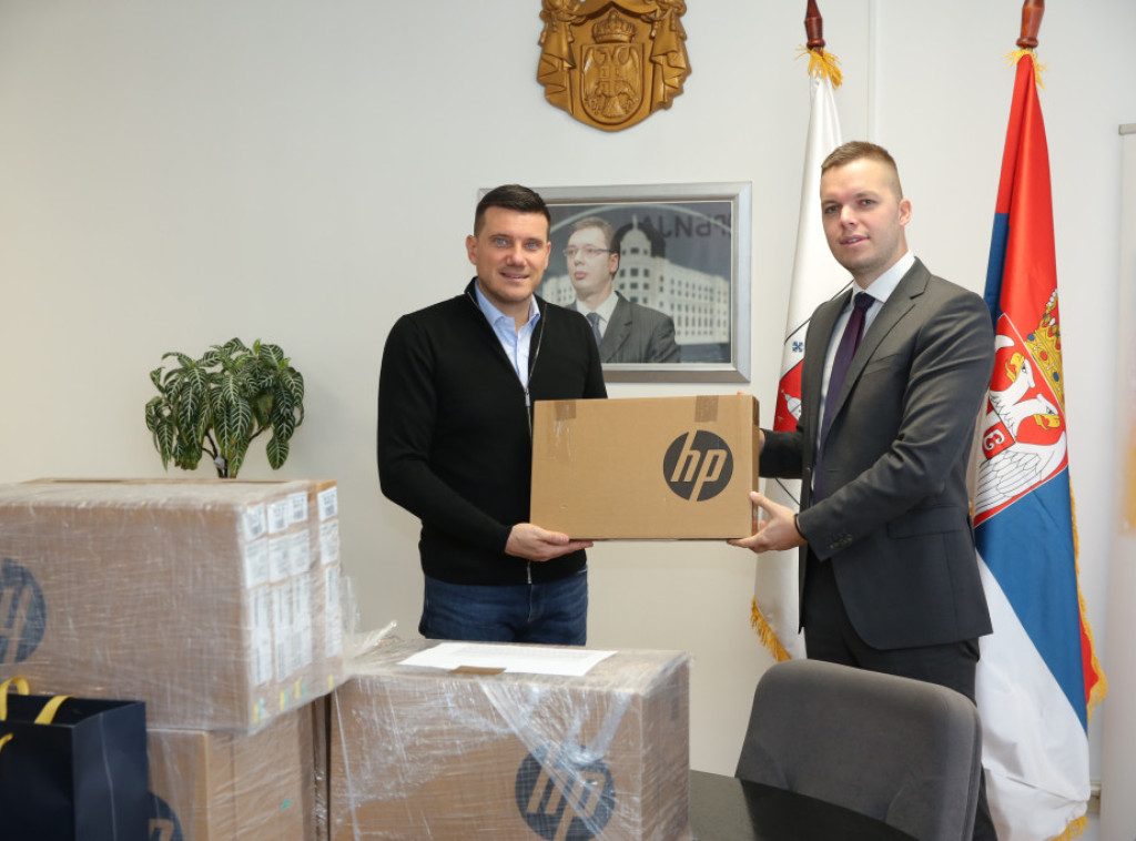 Ministarstvo državne uprave doniralo 20 laptop računara Smederevskoj Palanci kao podrška elektronskoj upravi