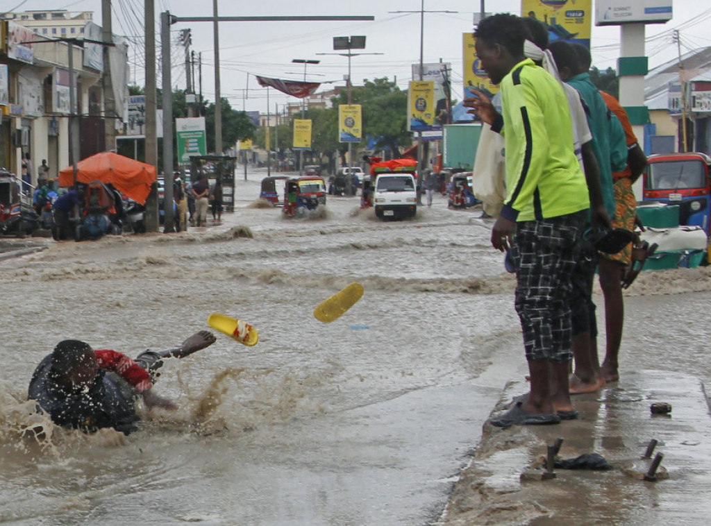 U poplavama u Somaliji stradalo 50 ljudi, skoro 700.000 raseljeno