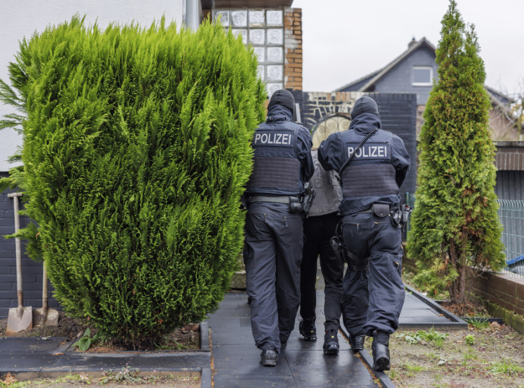 U Nemačkoj uhapšena dve osobe zbog sumnje da su krijumčarili više od 200 migranata u EU