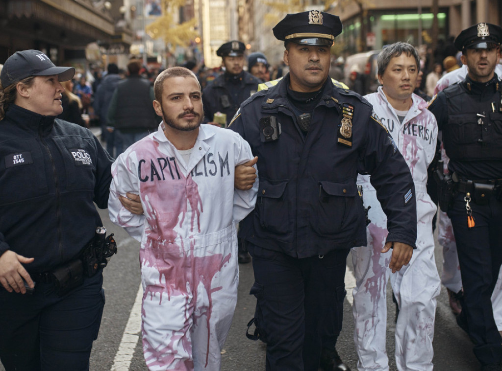 Njujork: Propalestinski demonstranti nakratko prekinuli paradu za Dan zahvalnosti