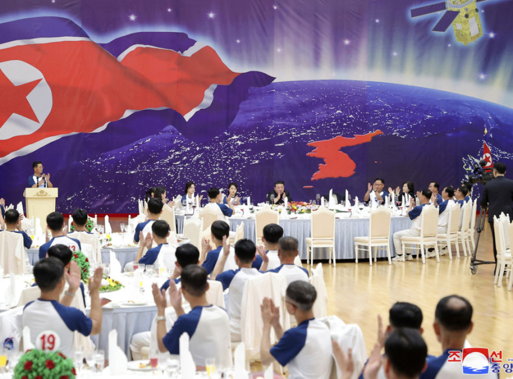 Kim Džong Un odao priznanje naučnicima na proslavi povodom lansiranja satelita