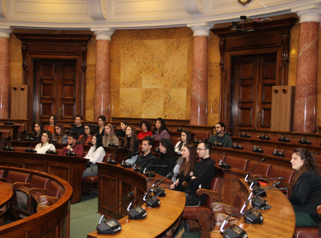 Novosadski studenti posetili Narodnu skupštinu Srbije