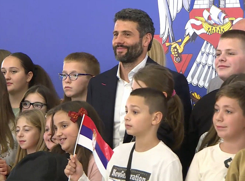 Šapić primio učenike iz Žerovnice: Deca sa KiM su uvek dobrodošla u Beograd