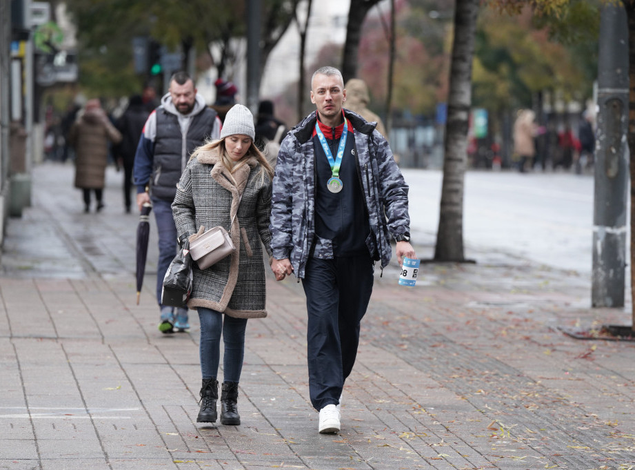 Danas oblačno i hladno sa kišom, na planinama sa snegom, do 13 stepeni