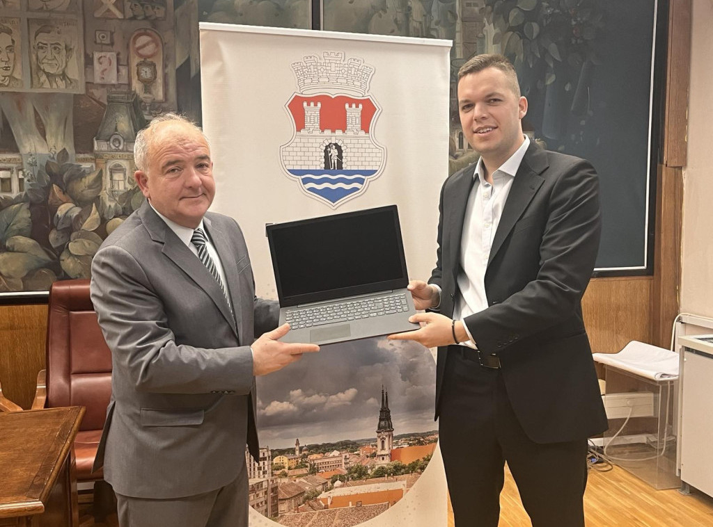 MDULS doniralo 80 laptop računara za četiri lokalne samouprave