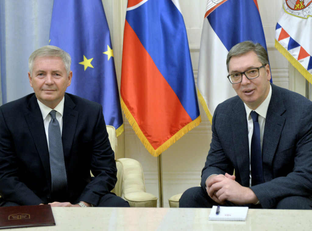 Vucic thanks outgoing Slovak ambassador for respect for Serbia's sovereignty