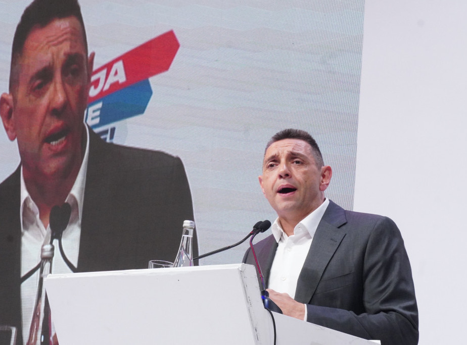 Vulin: Opozicija ojačala sklanjanjem Đilasa, Vučić mora da se bavi izborima
