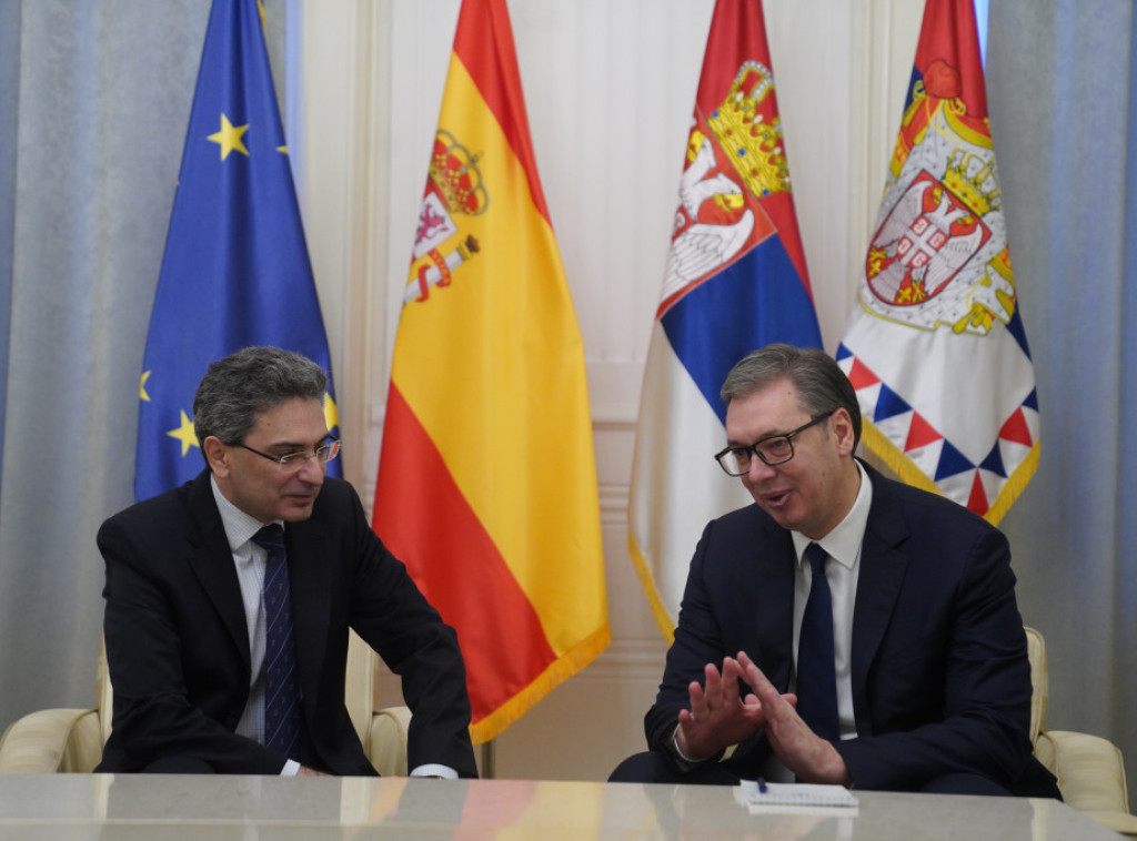 Vučić primio u oproštajnu posetu ambasadora Španije Raula Bartolomea Molinu