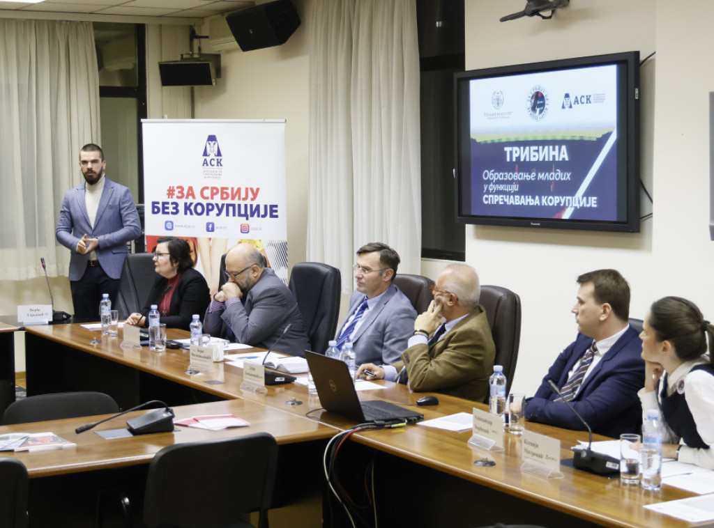 Na Pravnom fakultetu u Beogradu održana tribina "Obrazovanje mladih u funkciji sprečavanja korupcije"