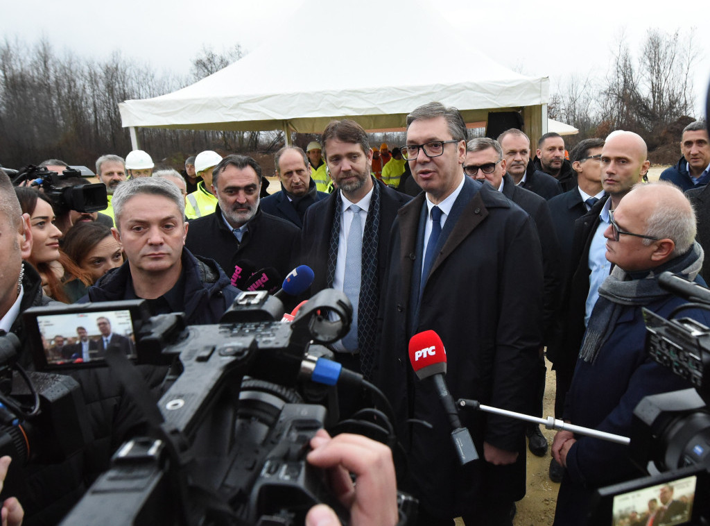 Vučić: Izgradnjom obilaznice Kragujevac rešava većinu infrastrukturnih problema