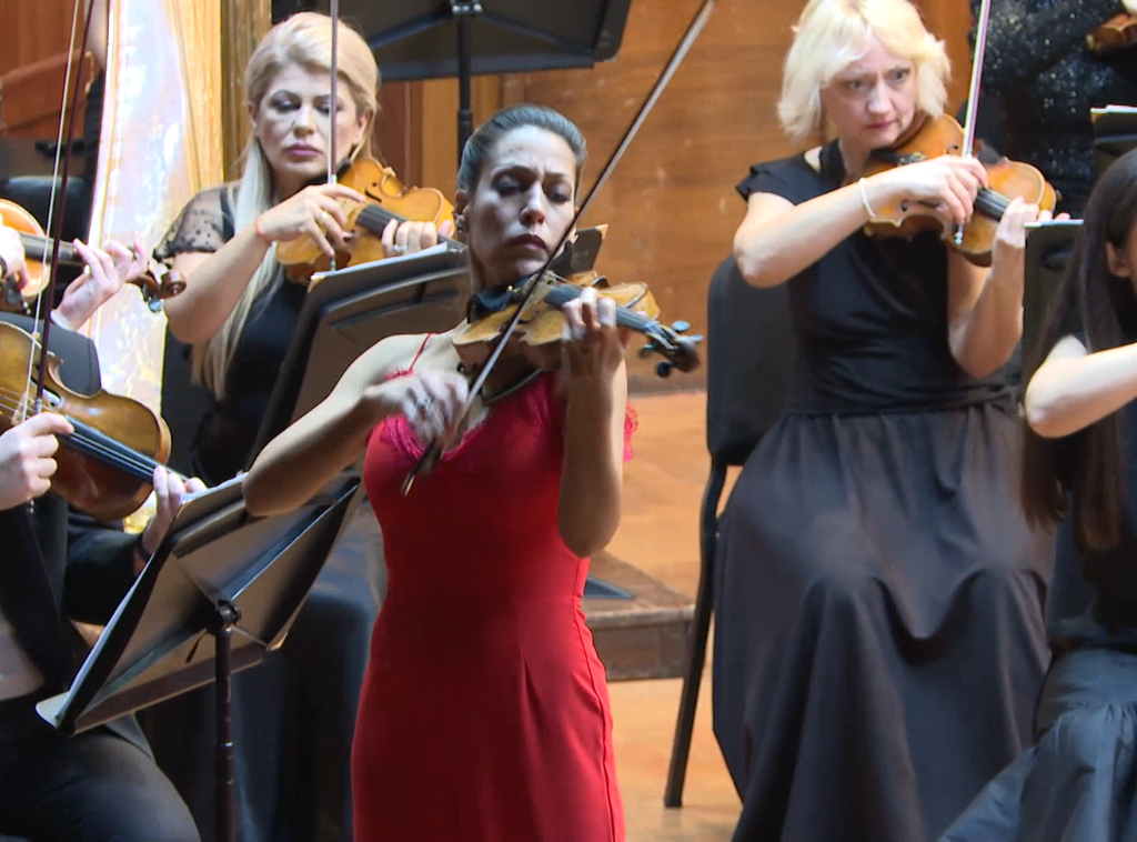 Održan koncert španske violinistkinje Letisije Moreno sa Simfonijskim orkestrom RTS