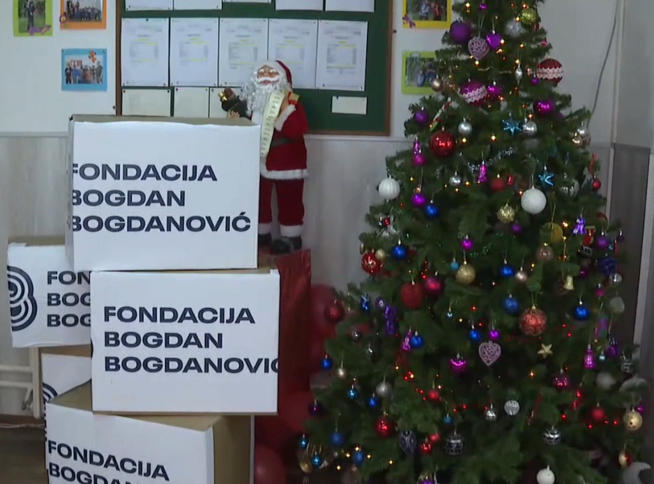 Fondacija "Bogdan Bogdanović" Svratištu za decu Beograda uručila novogodišnju donaciju