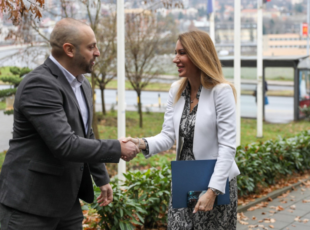 Đedović Handanović uručila 87 ugovora građanima u vrednosti od 25 miliona dinara