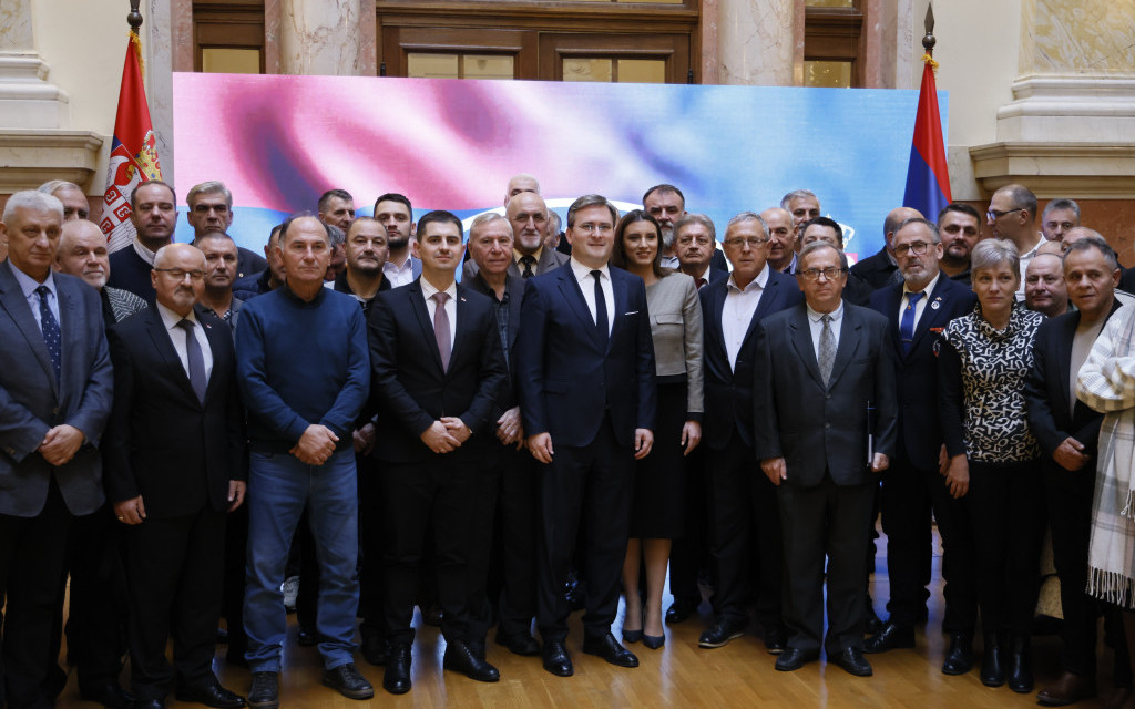 Selaković uručio 85 ugovora udruženjima za negovanje tradicije i boračkim udruženjima