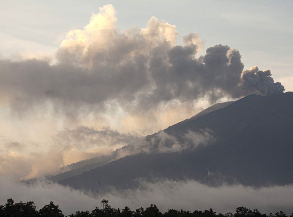 Zatvoren aerodrom u Indoneziji zbog vulkanskog pepela