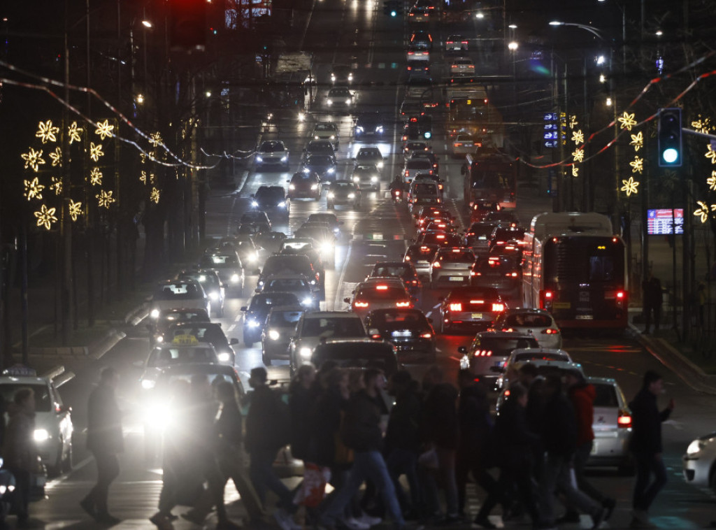 Velike saobraćajne gužve u centru Beograda, kolone vozila na mostovima