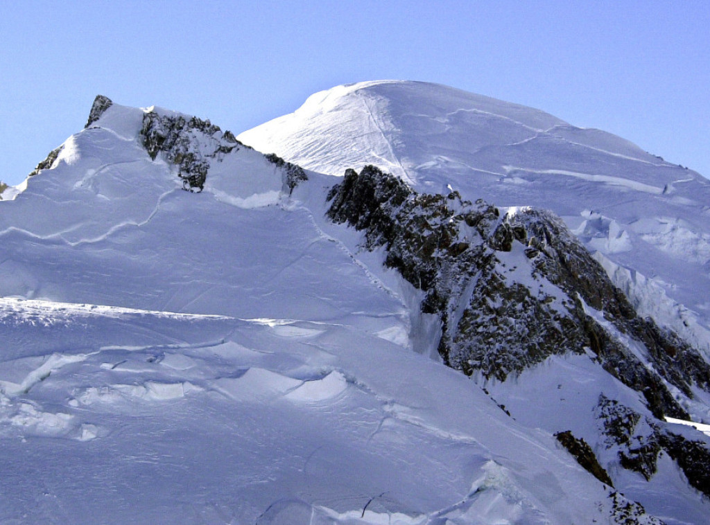 Francuska: U lavini na Monblanu poginulo dvoje skijaša, u Erkinsu poginuo planinar