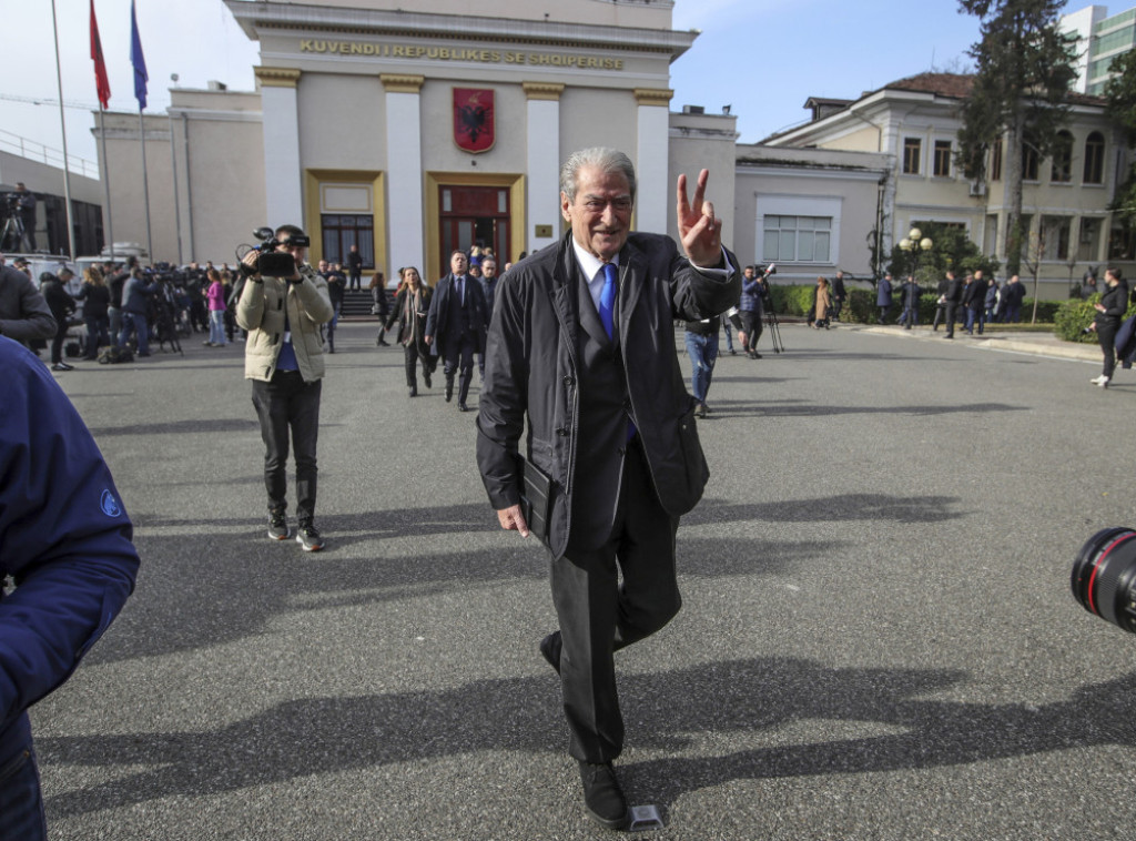 Bivšem premijeru Albanije Saljiju Beriši određen kućni pritvor