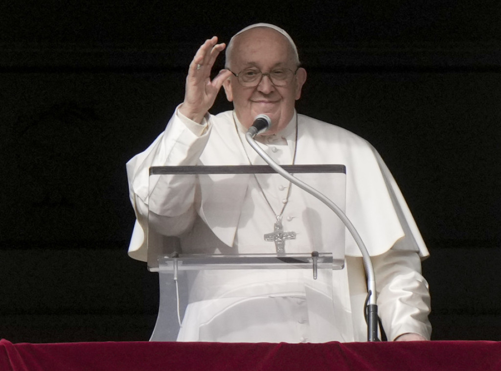 Papa o nasilju nad ženama: Svako ko naudi ženi, skrnavi Boga