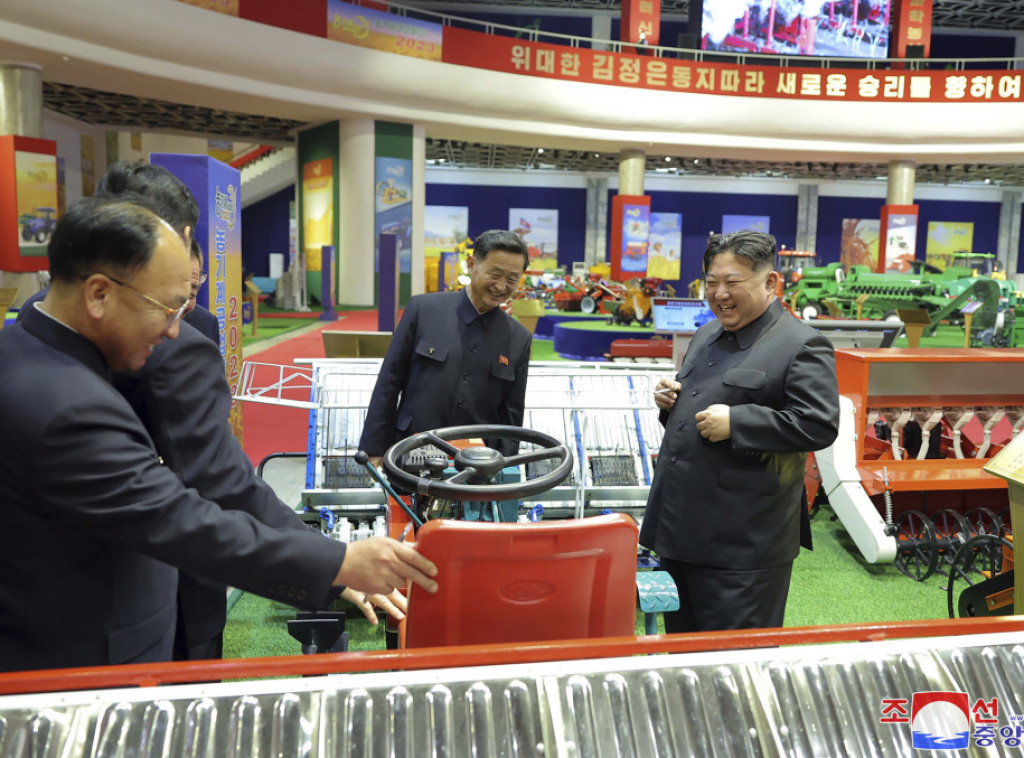 Kim Džong Un pozvao naciju na "radikalno poboljšanje" sektora poljoprivredne mehanizacije