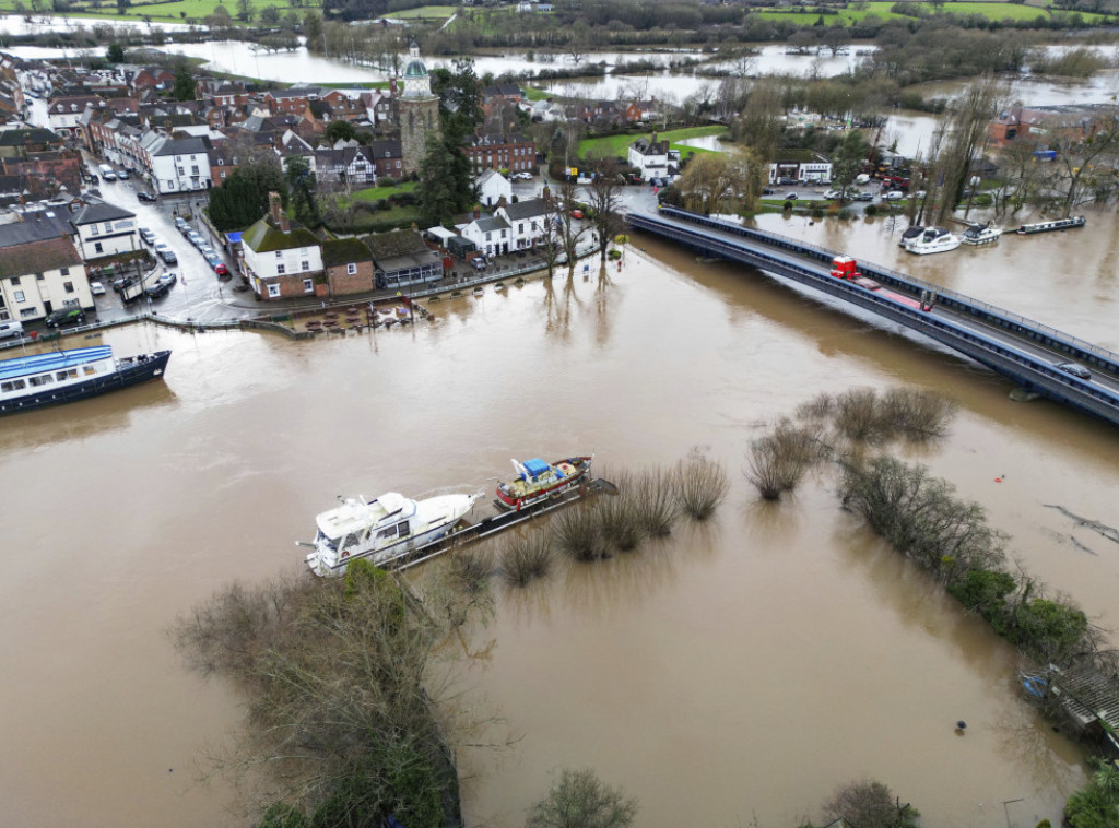 Zbog oluje Henk u Engleskoj izdato više od 300 upozorenja na poplave