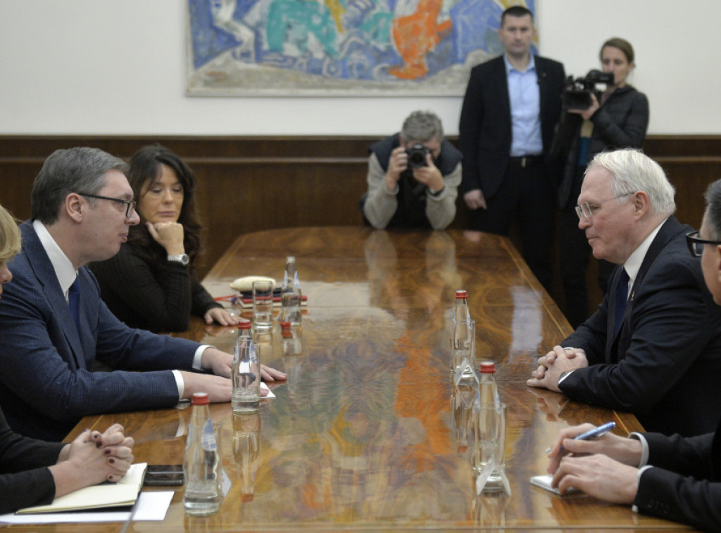 Predsednik Vučić sa ambasadorom Hilom: Potvrdili smo posvećenost miru u regionu