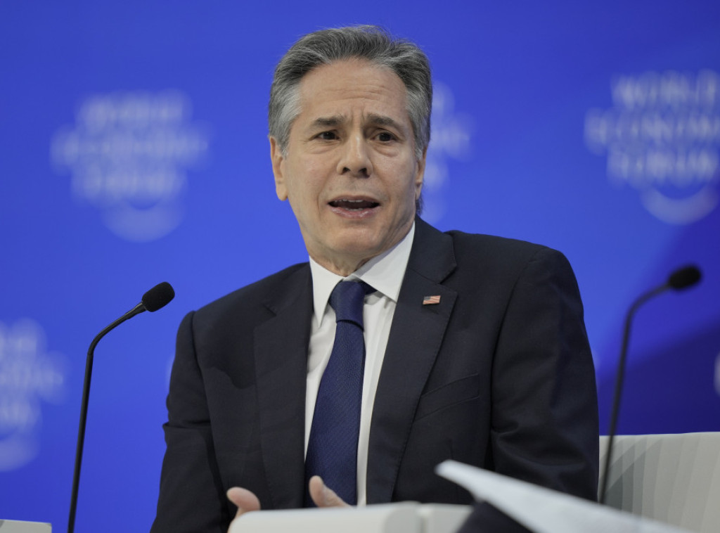 Blinken nije mogao da se vrati iz Davosa zbog curenja kiseonika u avionu